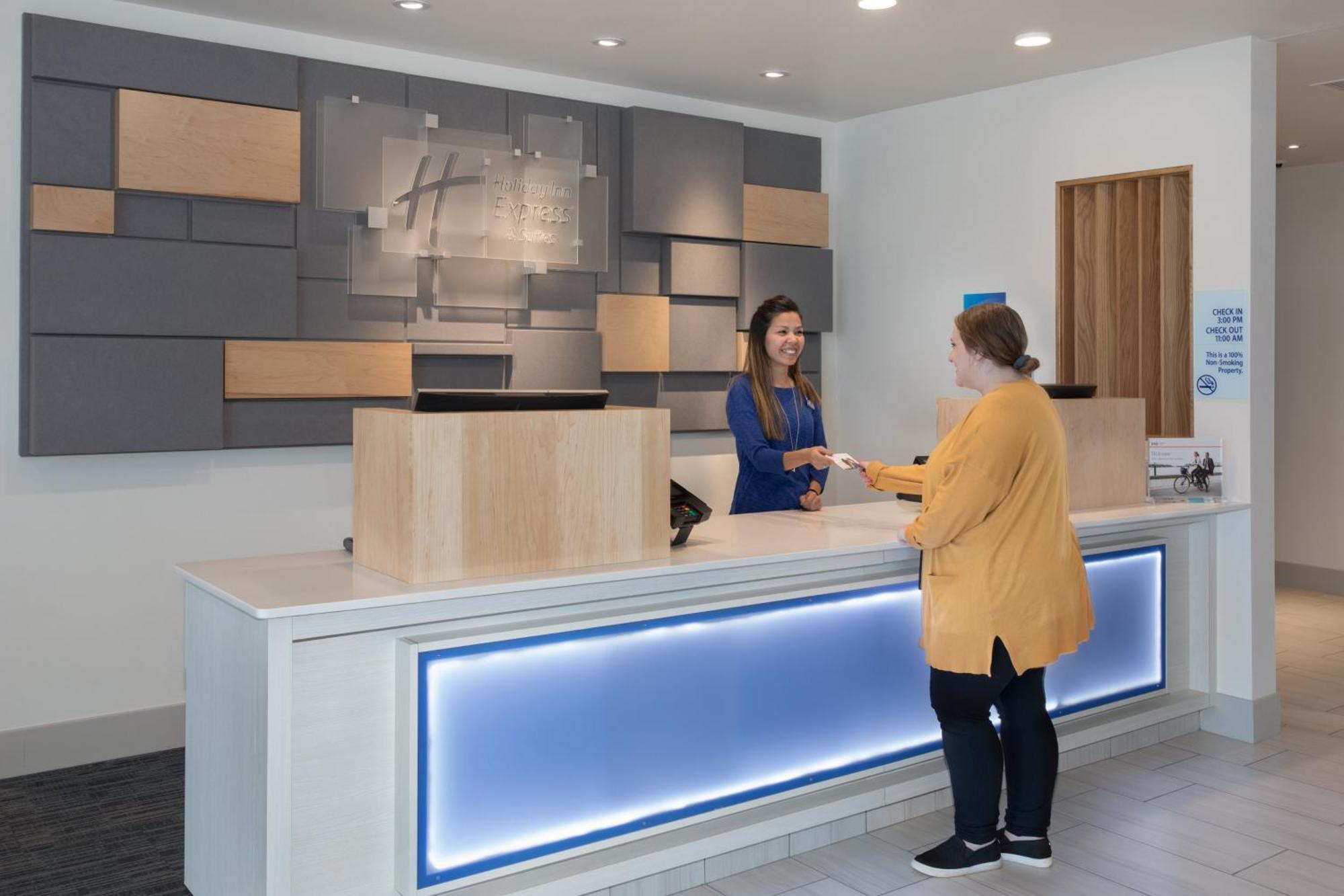 Holiday Inn Express & Suites Sioux City North - Event Center By Ihg Dakota Dunes Exterior photo